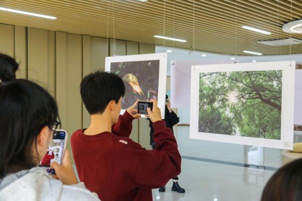 C72B429B-34E6-43C2-B996-D7DF637FE165